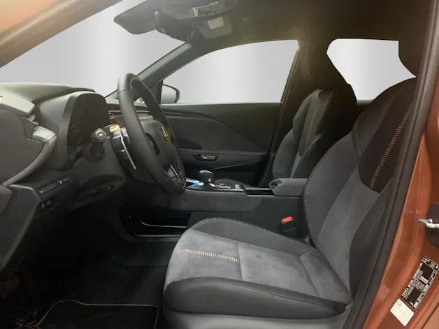 Lexus LBX 1.5 Hybrid Cool AWD