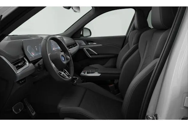 BMW iX1 30 M Sport xDrive U11 (CH) AHK ** 100 % électrique **