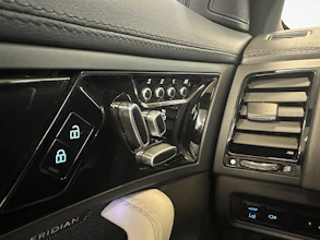 https://vehicle.imgix.net/4332758/1da7eb21-a862-401f-bf7c-5ef746f8bb29.jpg