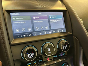 https://vehicle.imgix.net/4332758/faa7fcdb-240f-4272-9d95-4840fb6725f4.jpg