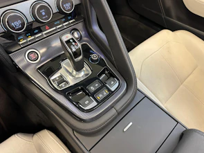 image du véhicule JAGUAR F-Type Convertible 2.0 R-Dynamic