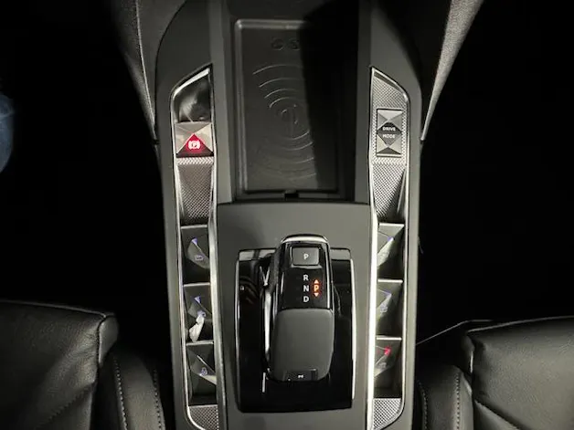 DS Automobiles 3 Crossback 1.2 Hybrid Diva