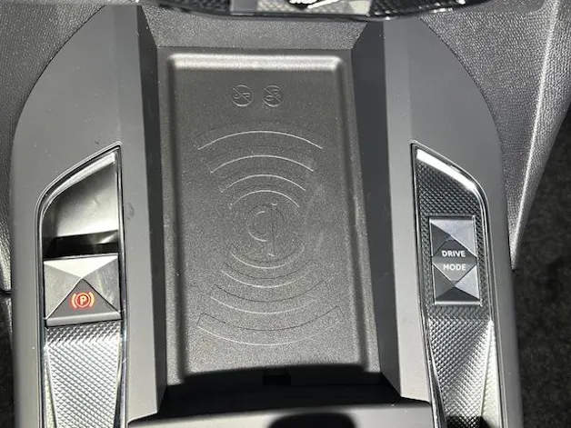 DS Automobiles 3 Crossback 1.2 Hybrid Diva