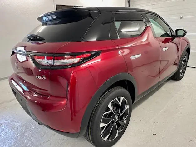 DS Automobiles 3 Crossback 1.2 Hybrid Diva