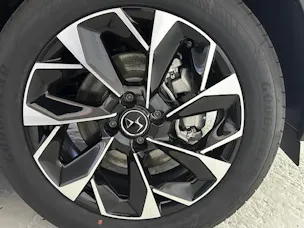 DS Automobiles 3 Crossback 1.2 Hybrid Diva