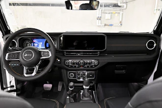 https://vehicle.imgix.net/4332854/1b797a93-0d32-4778-b1fe-5627c92cc7dd.jpg
