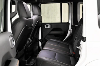 https://vehicle.imgix.net/4332854/1fc2b1a1-3443-4f59-9bbe-a007e2c82994.jpg