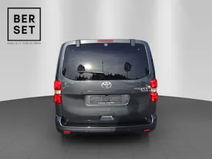 Toyota PROACE Verso L1 2.2 D Trend