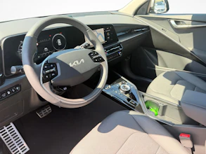 https://vehicle.imgix.net/4332888/ba39a32f-18ca-4f6a-ae9f-36a613fdec72.jpg