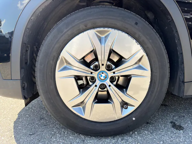BMW iX1 xDrive 30 (CH)