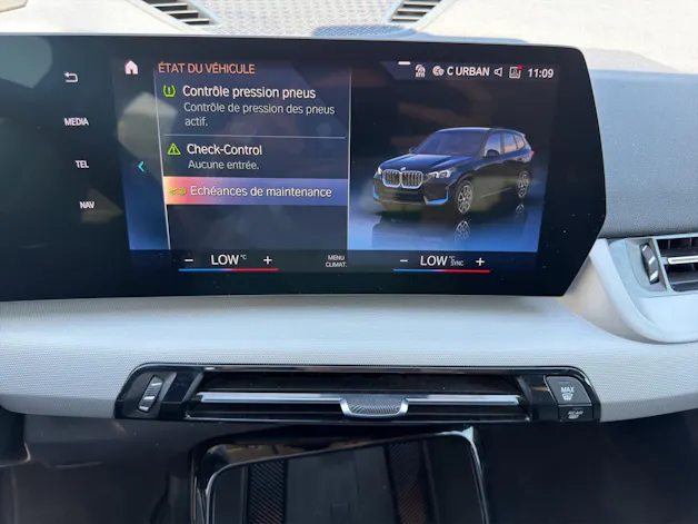BMW iX1 xDrive 30 (CH)