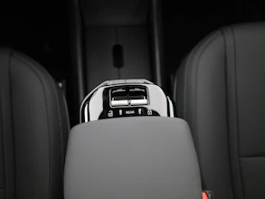 https://vehicle.imgix.net/4332892/93ef2c38-14a4-4c00-aae5-06d2486303cd.jpg