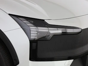 Fahrzeugbild VOLVO EX30 CC P8 Ultra AWD
