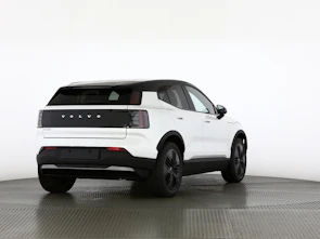 Fahrzeugbild VOLVO EX30 CC P8 Ultra AWD