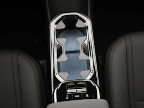 https://vehicle.imgix.net/4332892/c033e2ff-7142-4b8a-82a1-aa1b82d86e28.jpg