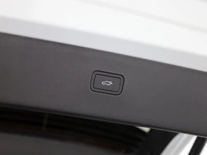 Fahrzeugbild VOLVO EX30 CC P8 Ultra AWD
