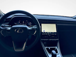 https://vehicle.imgix.net/4332917/e508f8a6-3fc7-4935-bd08-c1fab5897a2e.jpg