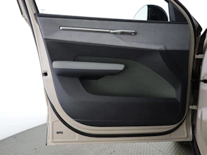 https://vehicle.imgix.net/4332947/b46aabd6-e8aa-4001-975d-d5717551a64c.jpg