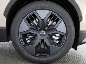 Fahrzeugbild VOLVO EX30 CC P8 Ultra AWD