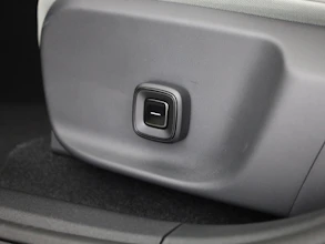 https://vehicle.imgix.net/4332947/d1f2958f-fa64-49c9-8189-ed6254f7b35d.jpg