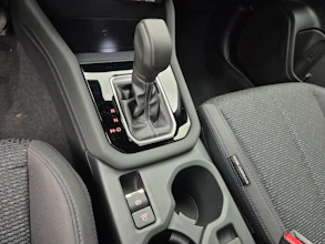 https://vehicle.imgix.net/4332955/c5e78e52-9144-4710-a7e1-bc2d6733aac0.jpg