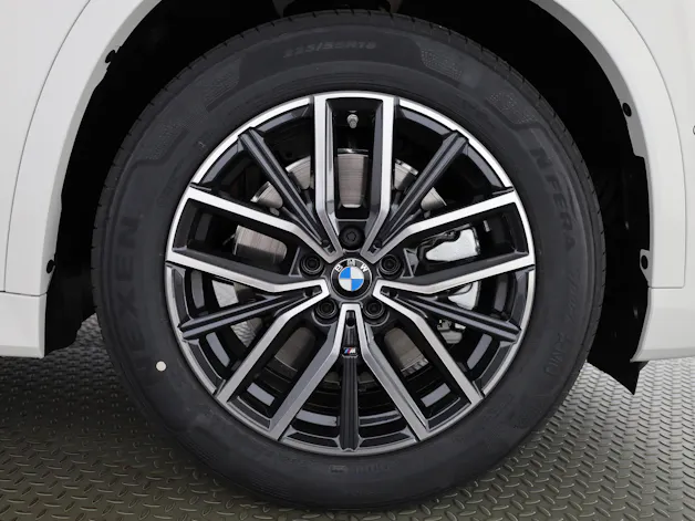 BMW X1 23i xDrive paddles