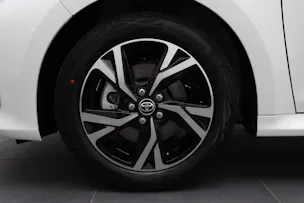 Toyota Yaris 1.5 VVT-i HSD Trend