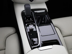 image du véhicule VOLVO V60 2.0 T6 TE Ultra Dark eAWD
