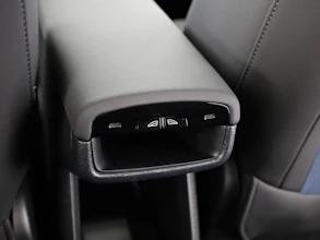 https://vehicle.imgix.net/4333086/105e97e2-97d8-4e3a-b5f3-7f337251b74a.jpg