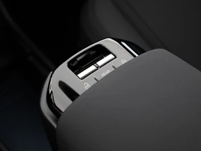 https://vehicle.imgix.net/4333086/5f93275b-e42a-4183-9826-42790cd9f221.jpg