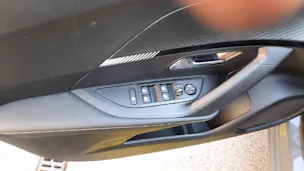 Peugeot 2008 1.2 Hybrid 145 GT