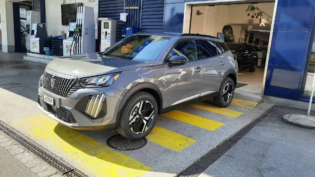 Peugeot 2008 1.2 Hybrid 145 GT