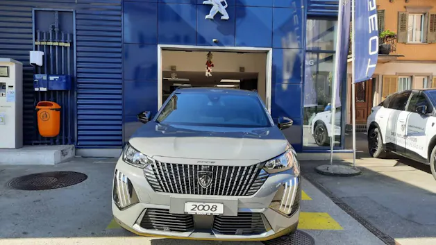 Peugeot 2008 1.2 Hybrid 145 GT