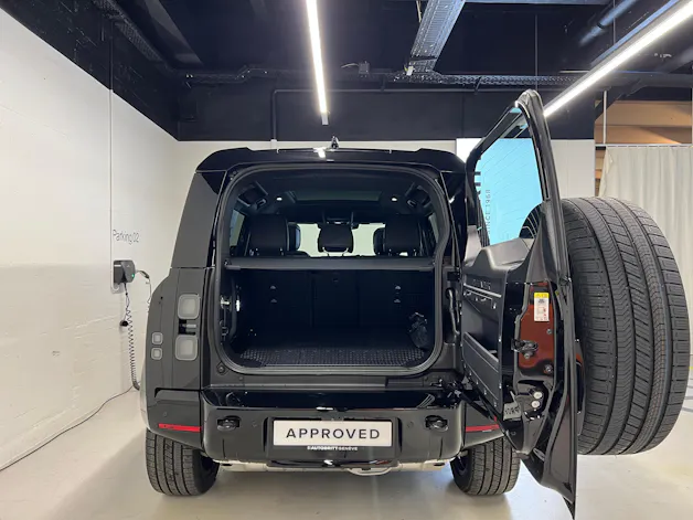 Land Rover Defender 110 2.0 P300e X-Dynamic HSE