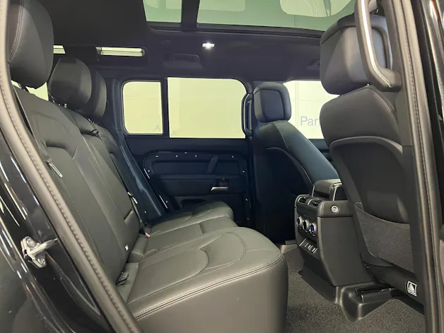 Land Rover Defender 110 2.0 P300e X-Dynamic HSE