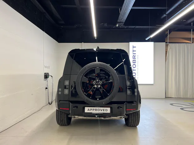 Land Rover Defender 110 2.0 P300e X-Dynamic HSE