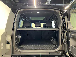 Land Rover Defender 110 2.0 P300e X-Dynamic HSE