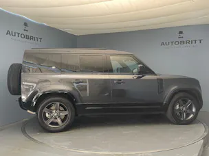 Land Rover Defender 110 3.0 D I6 300 X-Dynamic SE