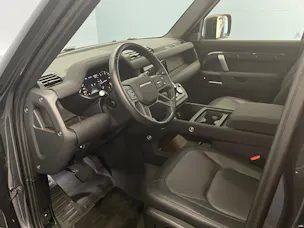 Land Rover Defender 110 3.0 D I6 300 X-Dynamic SE
