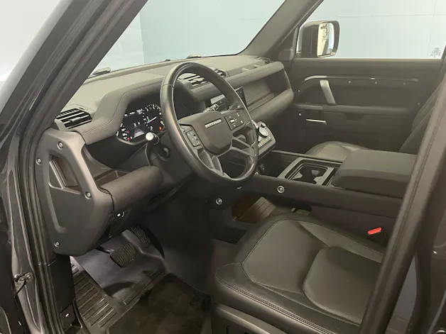 Land Rover Defender 110 3.0 D I6 300 X-Dynamic SE