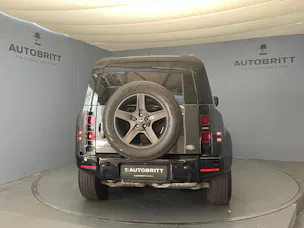 Land Rover Defender 110 3.0 D I6 300 X-Dynamic SE