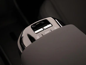 https://vehicle.imgix.net/4333124/47e6a490-0a91-44ed-97c3-4b6fa9b41788.jpg