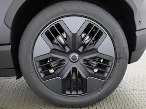 https://vehicle.imgix.net/4333131/eb7f23c7-b547-4ff0-82ef-8324a81ce66f.jpg