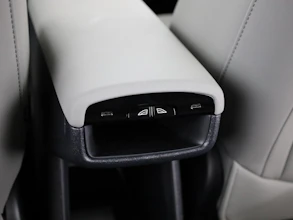 https://vehicle.imgix.net/4333139/f8f1d00b-e03b-4621-9c19-4d53aa65332f.jpg