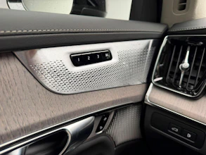 https://vehicle.imgix.net/4333189/21d55074-8086-44f2-90dd-72ddf779b1ed.jpg