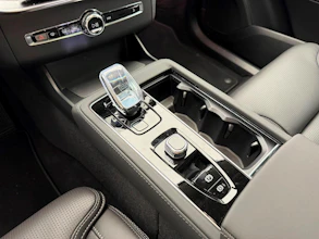 https://vehicle.imgix.net/4333189/40764edc-363c-4bfa-83bb-8cbe0d9bfb51.jpg