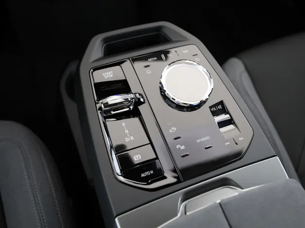 BMW iX xDrive60
