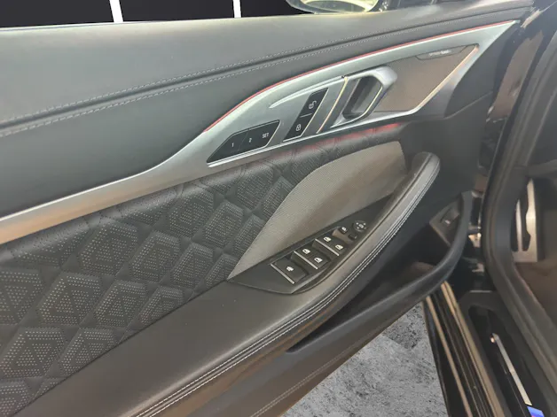 BMW M8 Competition xDrive Cabriolet