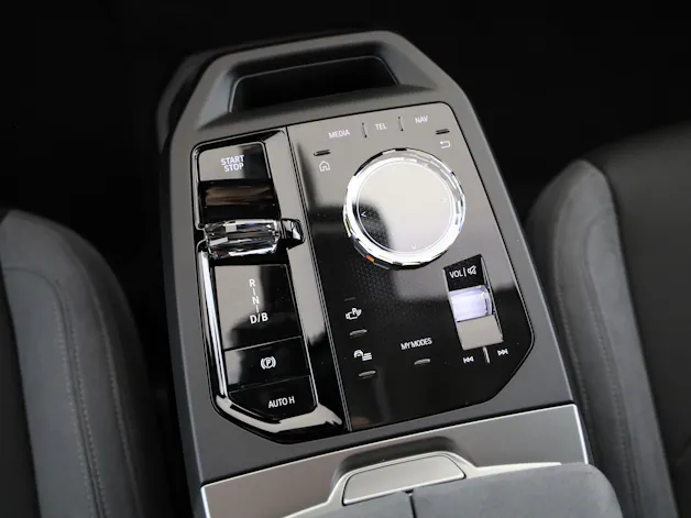 BMW iX xDrive60