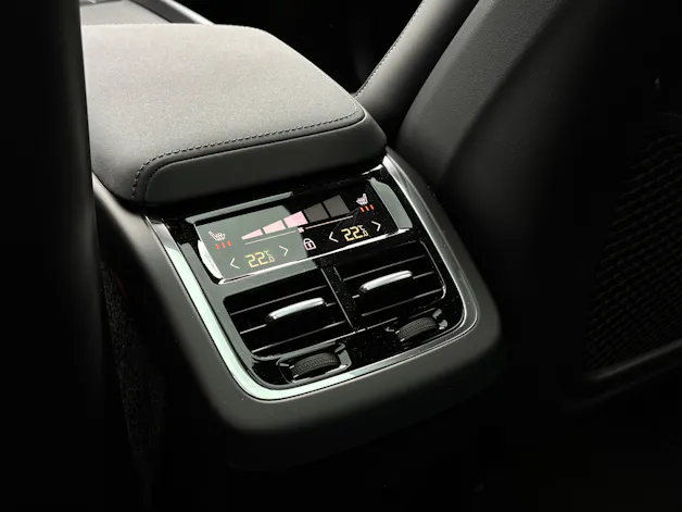 Volvo XC60 2.0 B5 MH Black Edition AWD